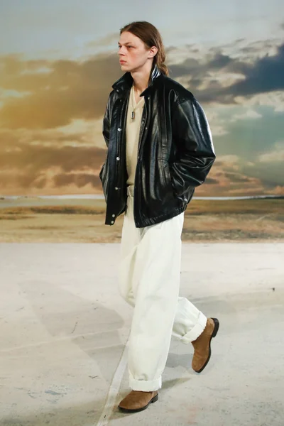 Look 17